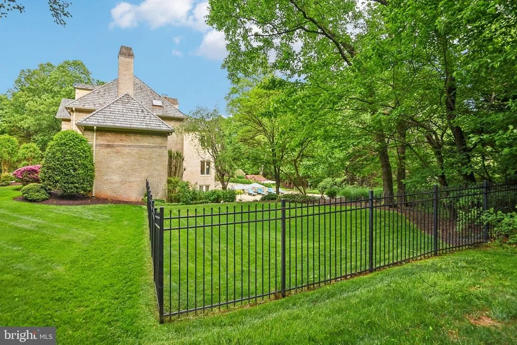 Photo of 9939 BENTCROSS DRIVE