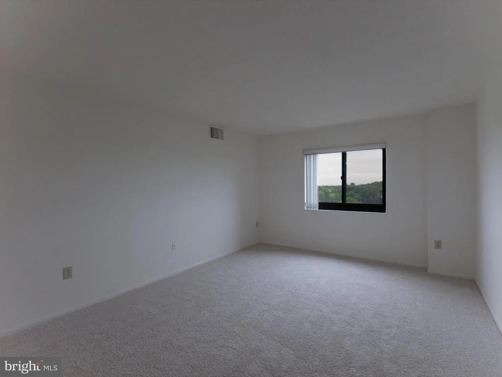 Photo of Unit 31012 at 15115 INTERLACHEN DRIVE