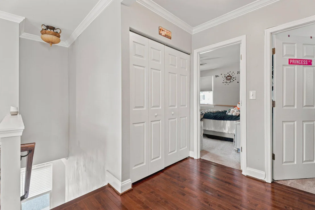 Photo of 4501 FOREST VIEW AVENUE