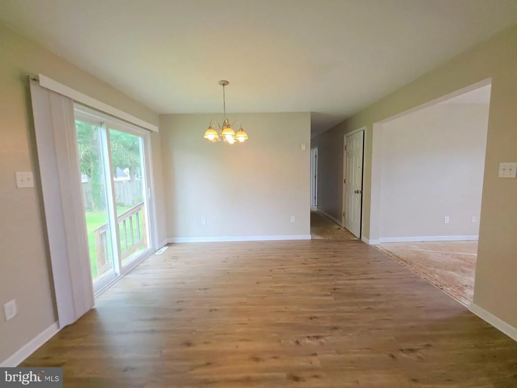 Photo of 341 RAINBOW LANE
