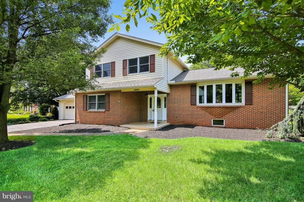 Photo of 8235 GLENDALE DRIVE