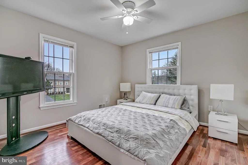 Photo of 2608 VILLAGE LANE