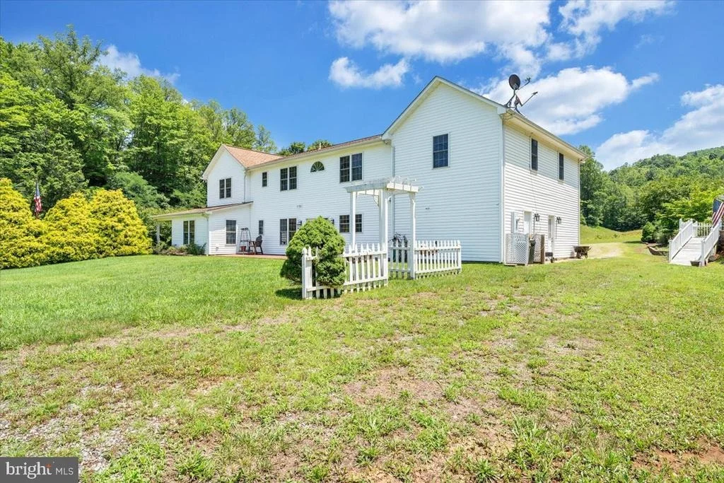 Photo of 2170 LONE IVY ROAD