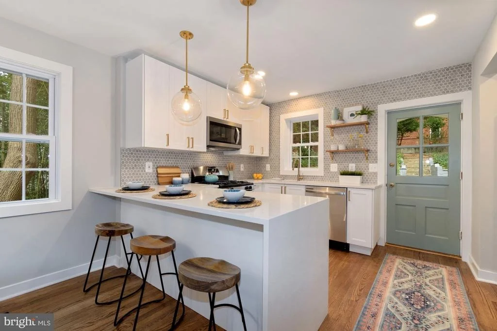Photo of 8713 READING ROAD