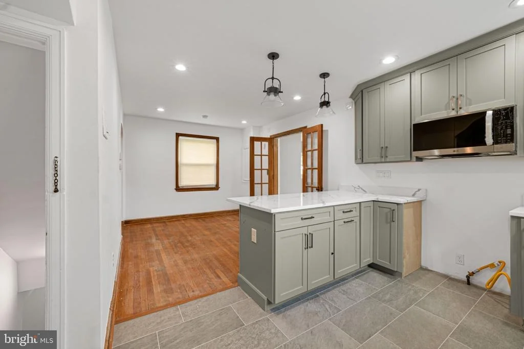 Photo of 1124 45TH PLACE SE