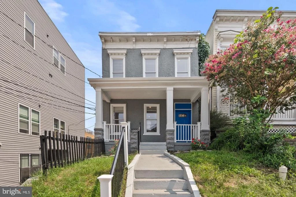 Photo of 1222 TALBERT STREET SE