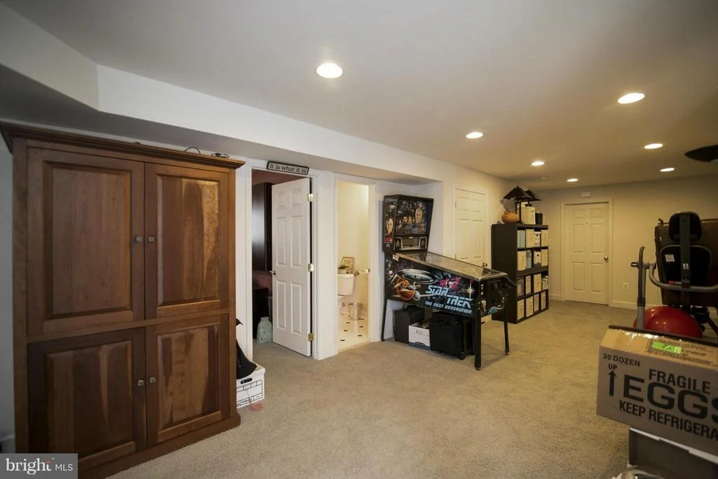 Photo of 1825 GREENLEESE DRIVE