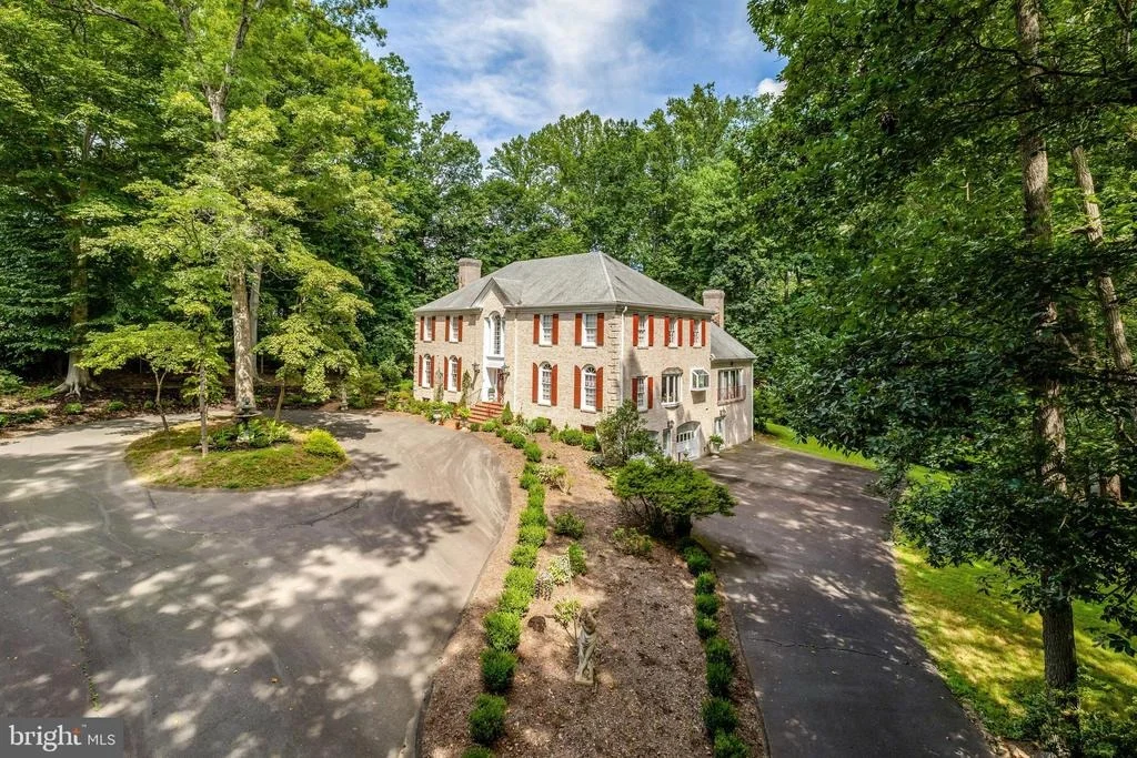 Photo of 9185 OLD DOMINION DRIVE