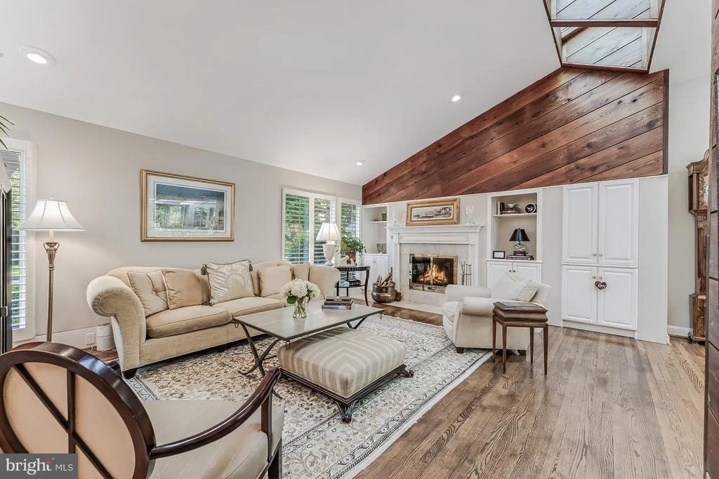 Photo of 4015 LAIRD PLACE