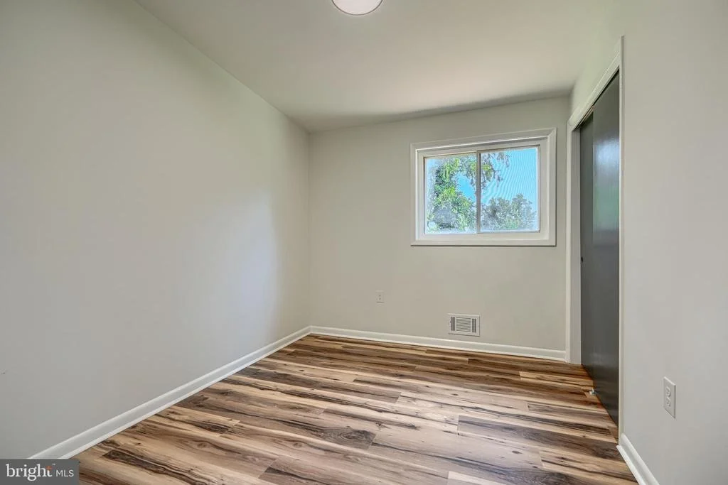 Photo of 6821 BARNETT ROAD