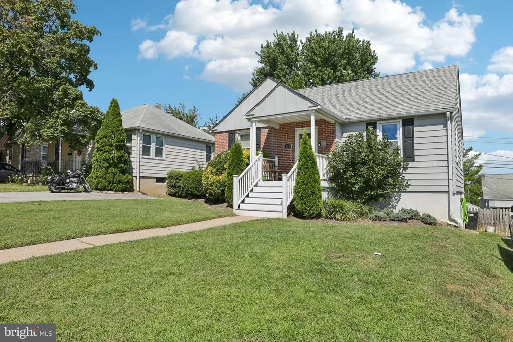 Photo of 4214 THORNCLIFF ROAD