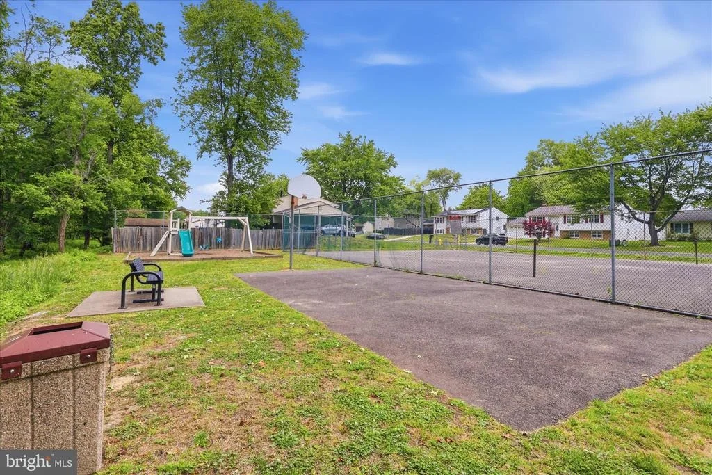 Photo of 10501 BEECHWOOD DRIVE