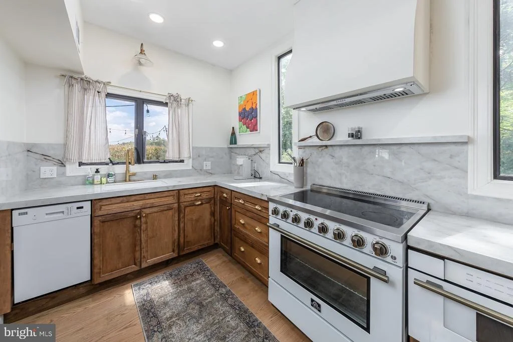 Photo of 138 JEFFERSON ROAD