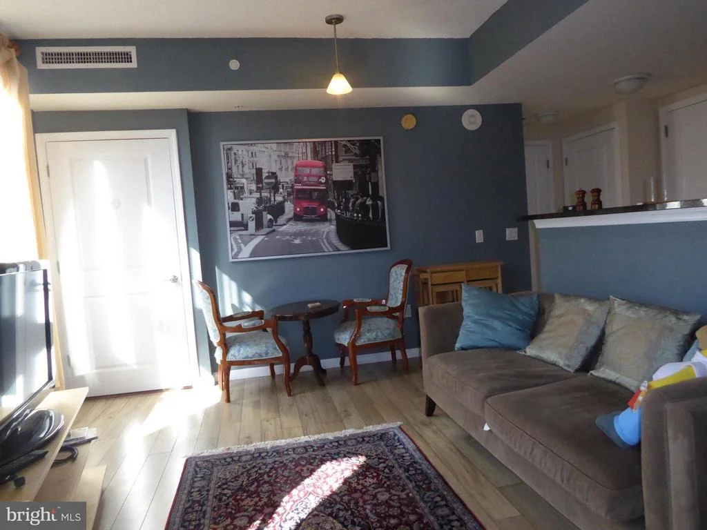 Photo of Unit 704 at 930 WAYNE AVENUE
