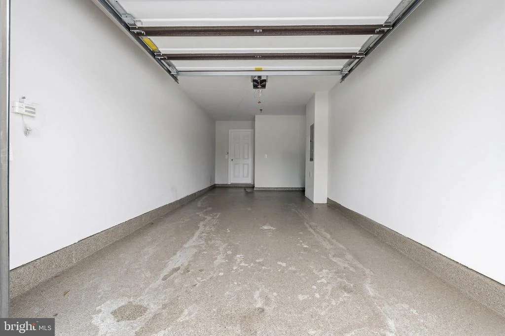 Photo of 5902 FORUM SQUARE