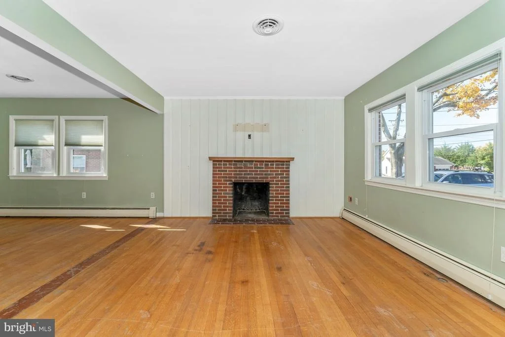 Photo of 406 LEE PLACE