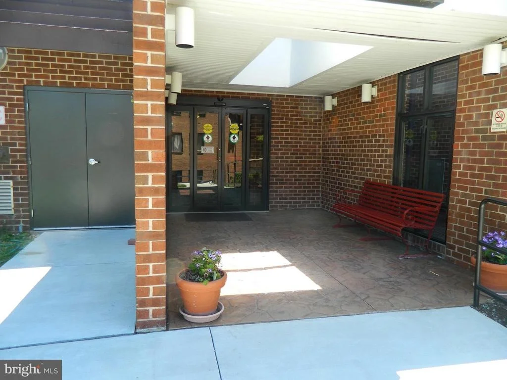 Photo of Unit 873C at 15311 PINE ORCHARD DRIVE