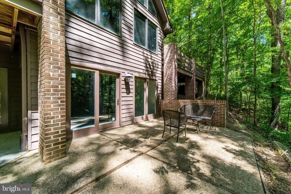 Photo of 8425 MAUSEN LANE