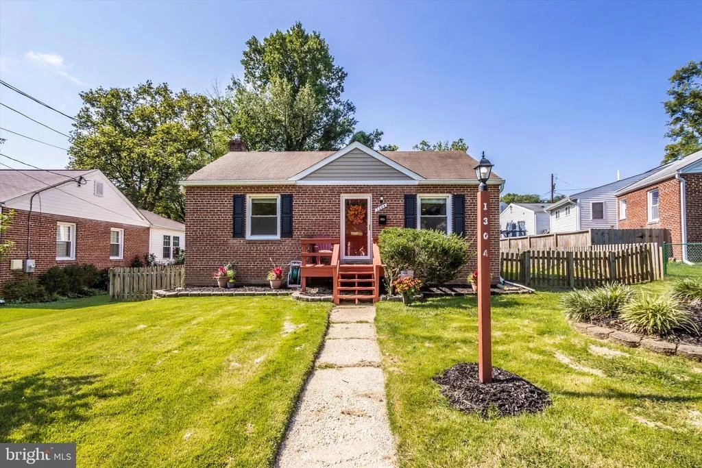 Photo of 1304 WINDHAM LANE