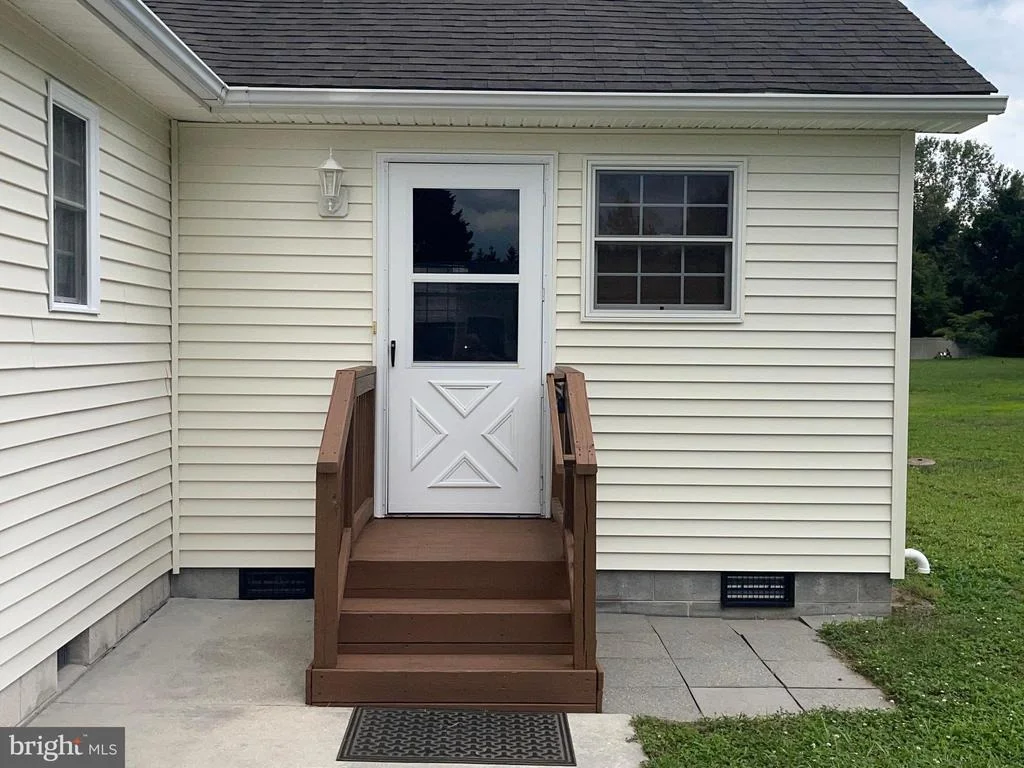Photo of 28 CIRCLE DRIVE W