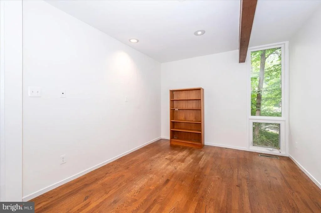 Photo of 9441 HOLBROOK