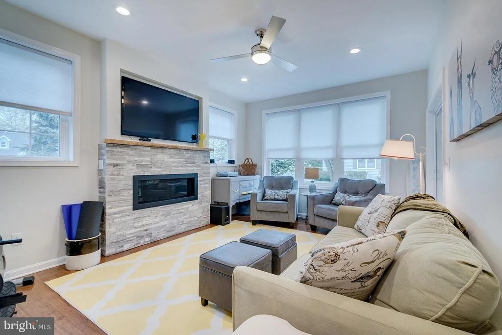 Photo of 30390 E MILL RUN
