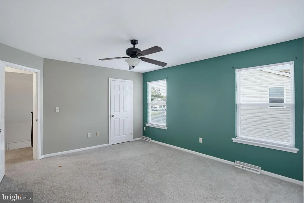 Photo of 19 HEATHERFIELD WAY