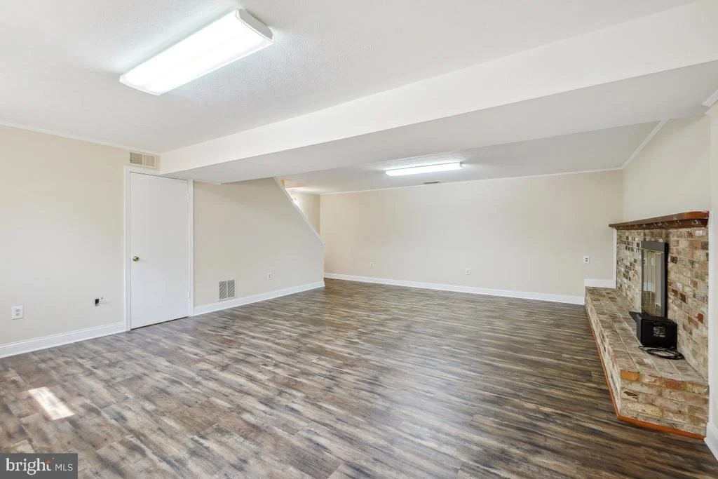 Photo of 882 DIAMOND DRIVE