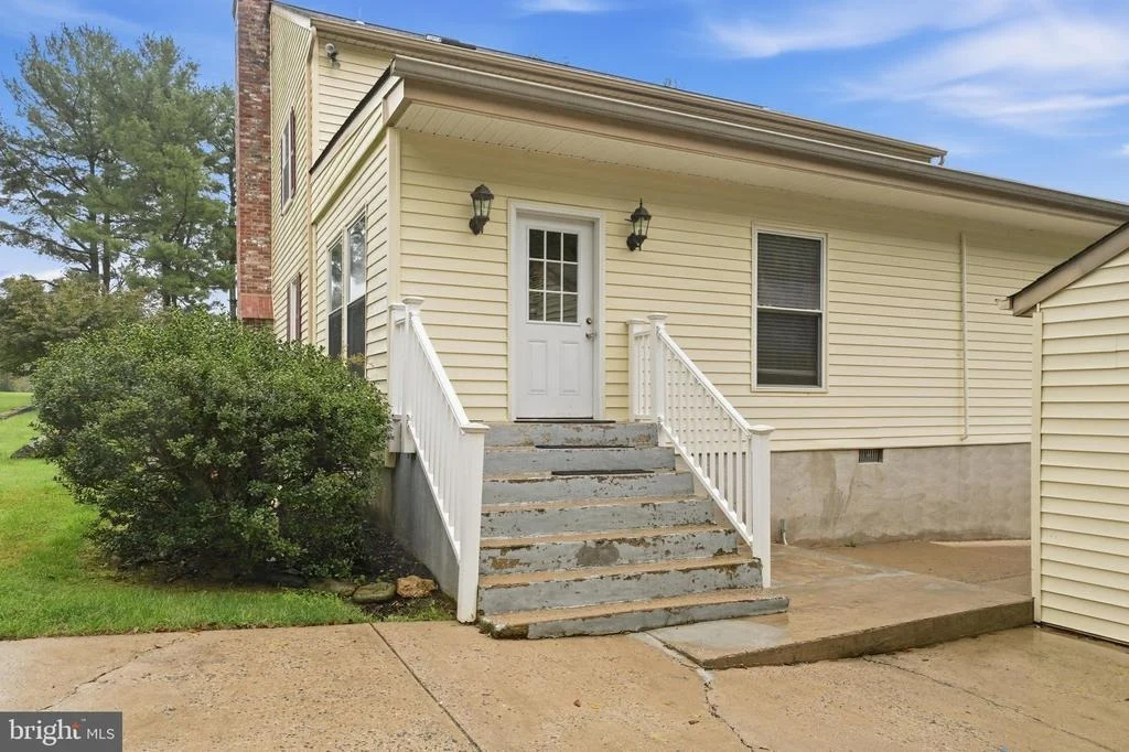 Photo of 1052 RIDGE ROAD
