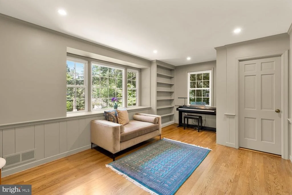 Photo of 5810 OVERLEA ROAD