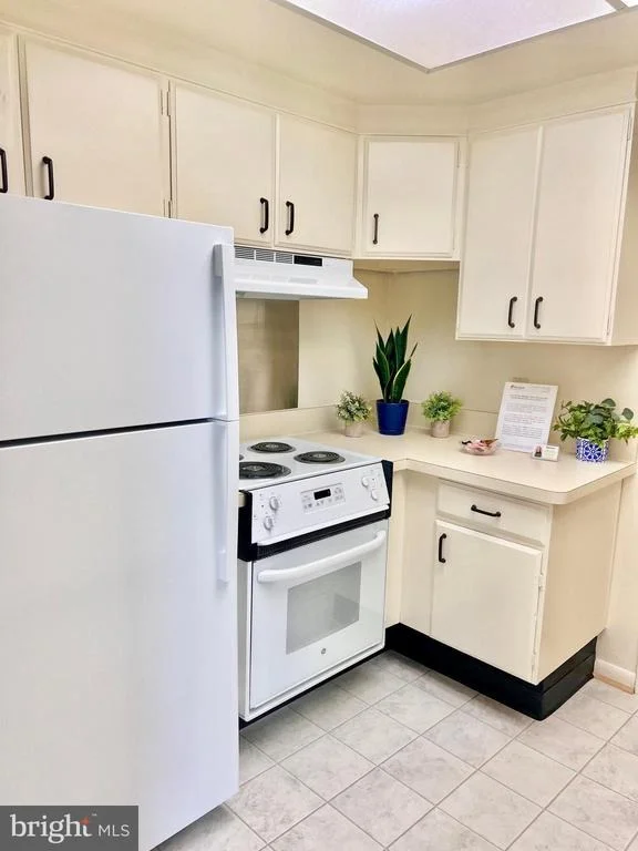Photo of Unit 732B at 3398 GLENEAGLES DRIVE