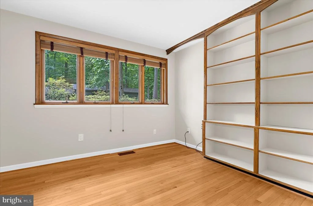 Photo of 698 DISCOVERY ROAD
