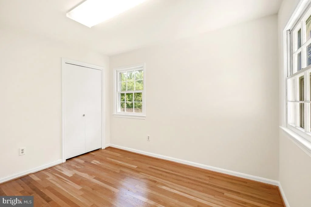 Photo of 882 DIAMOND DRIVE