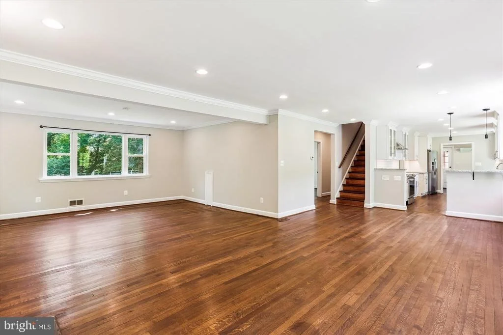 Photo of 813 MIDLAND ROAD
