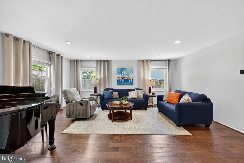 Photo of 3905 CARVEL LANE