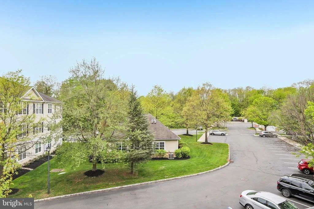 Photo of 121 KYLE WAY