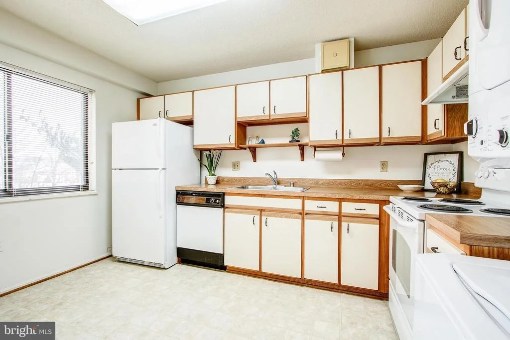 Photo of Unit 2326 at 15107 INTERLACHEN DRIVE