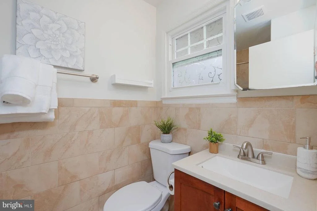 Photo of 1635 DINNEEN DRIVE