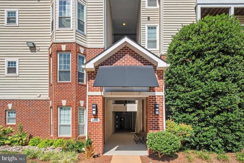 Photo of Unit 2103 at 1600 SPRING GATE DRIVE