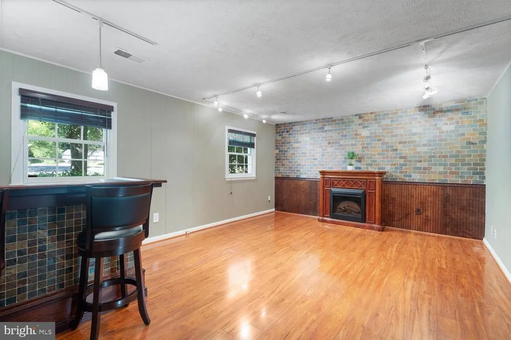 Photo of 9501 WALLINGFORD DRIVE