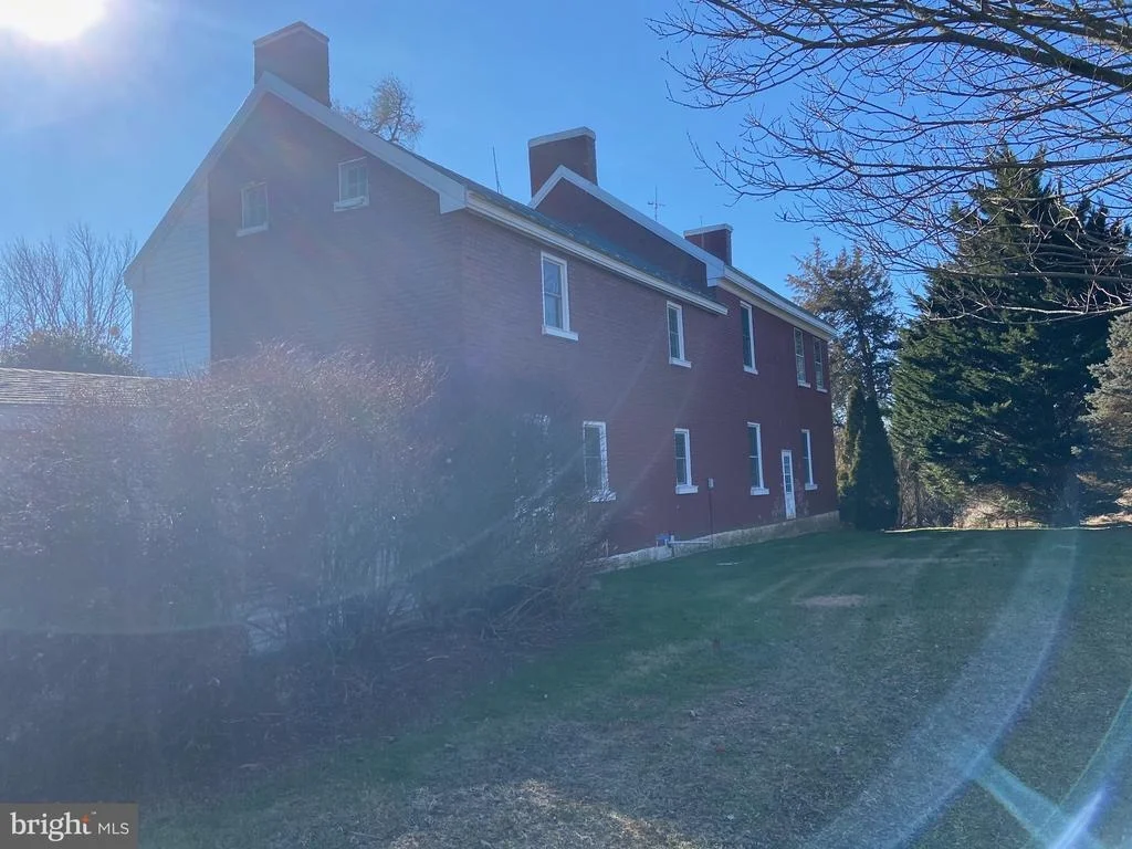 Photo of 3823 ROUNDTREE ROAD