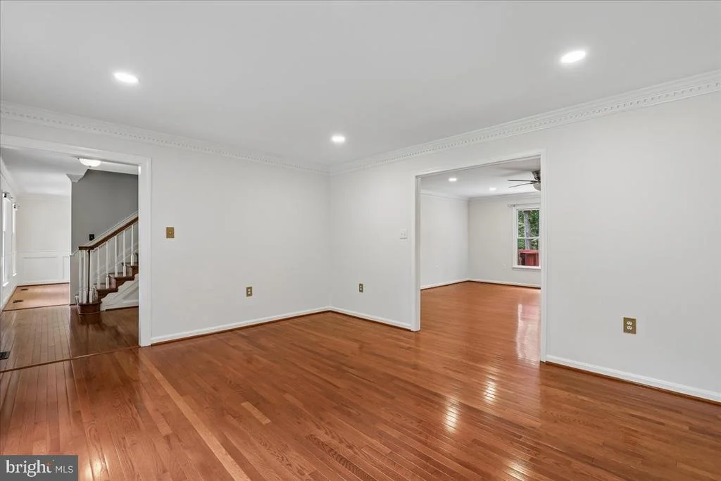 Photo of 8253 HONEYSUCKLE ROAD