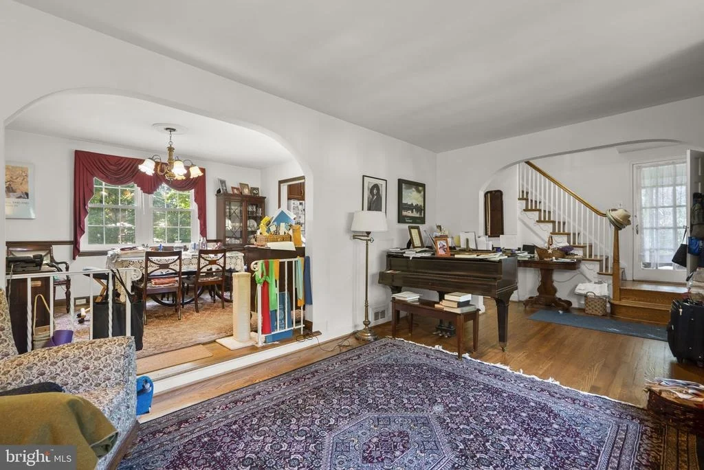 Photo of 8911 BRADFORD ROAD