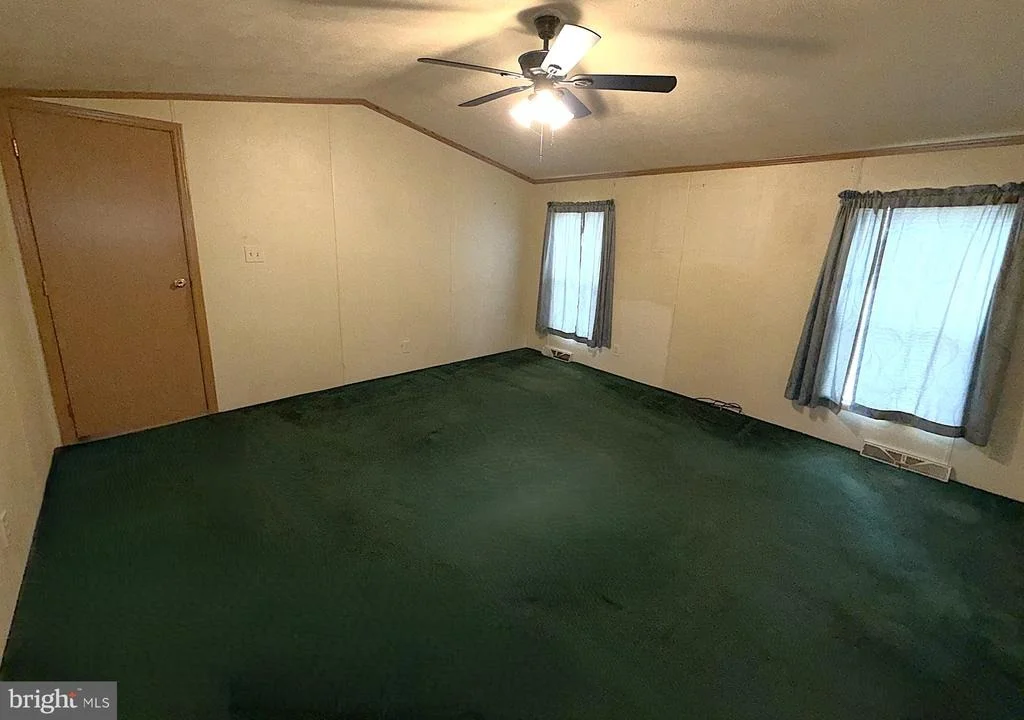 Photo of Unit TRLR21 at 578 TRIMBLE ROAD