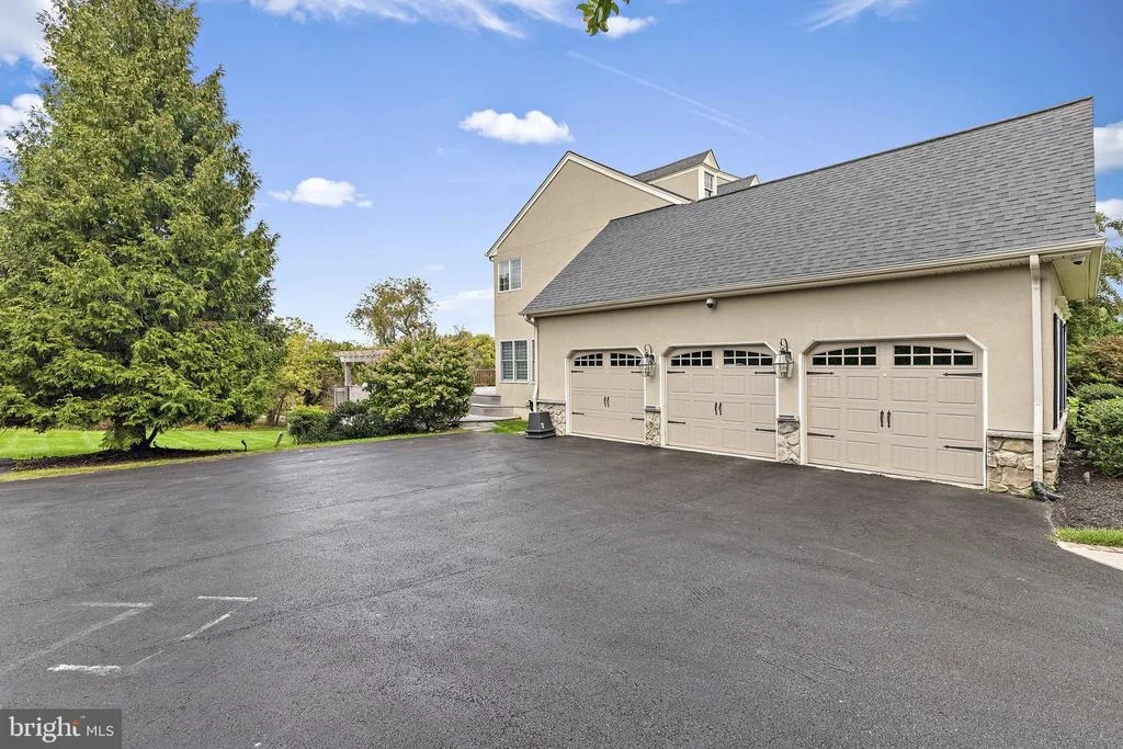 Photo of 2304 WILLOW VALE DRIVE