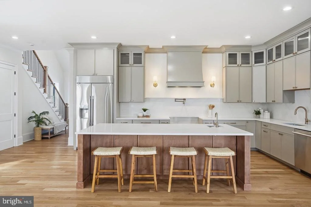 Photo of 6512 WILLIAMSBURG BOULEVARD