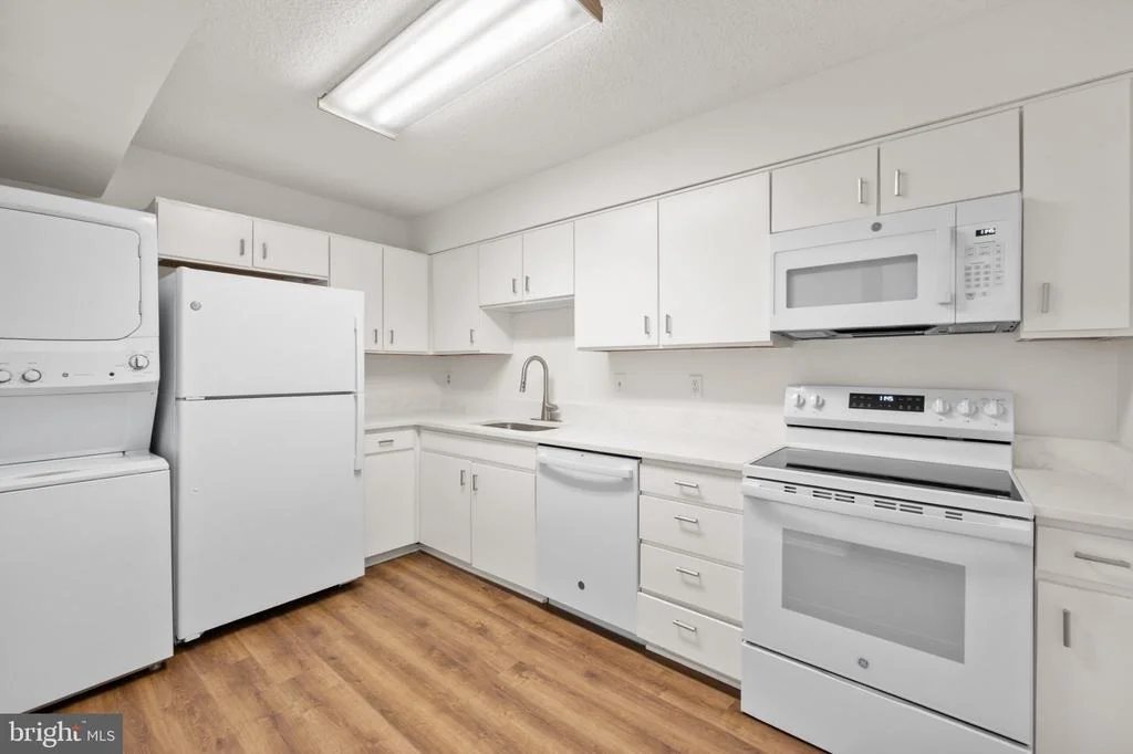 Photo of Unit 3601 at 15115 INTERLACHEN DRIVE