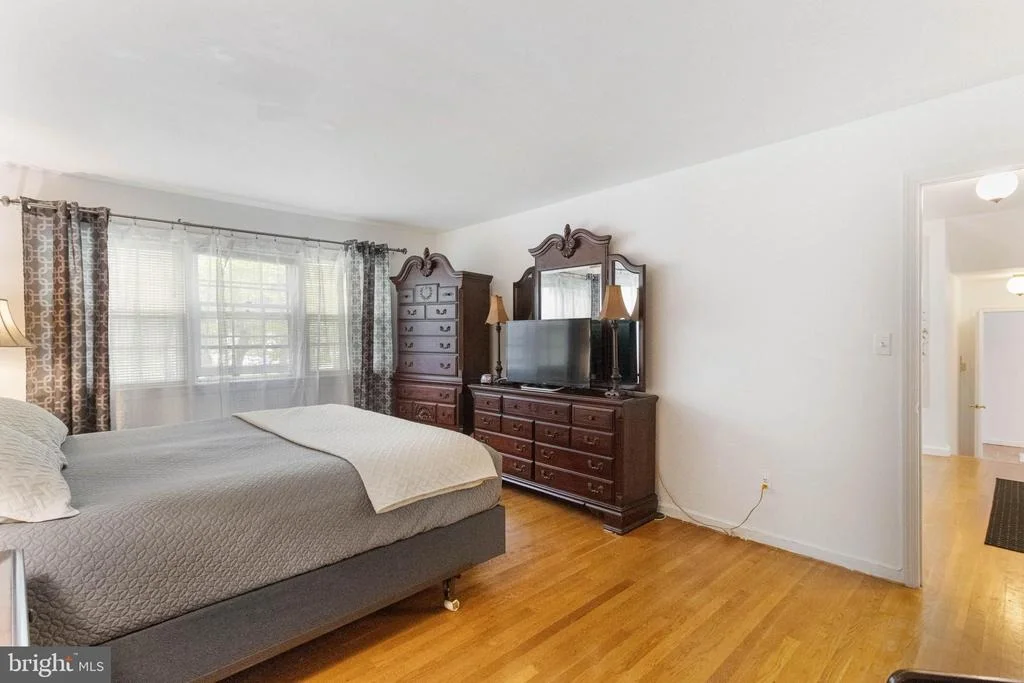 Photo of 2609 VILLAGE LANE