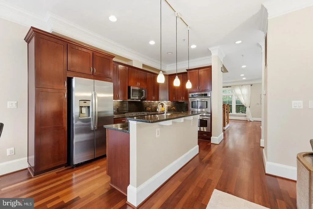Photo of 4462 MACARTHUR BOULEVARD NW