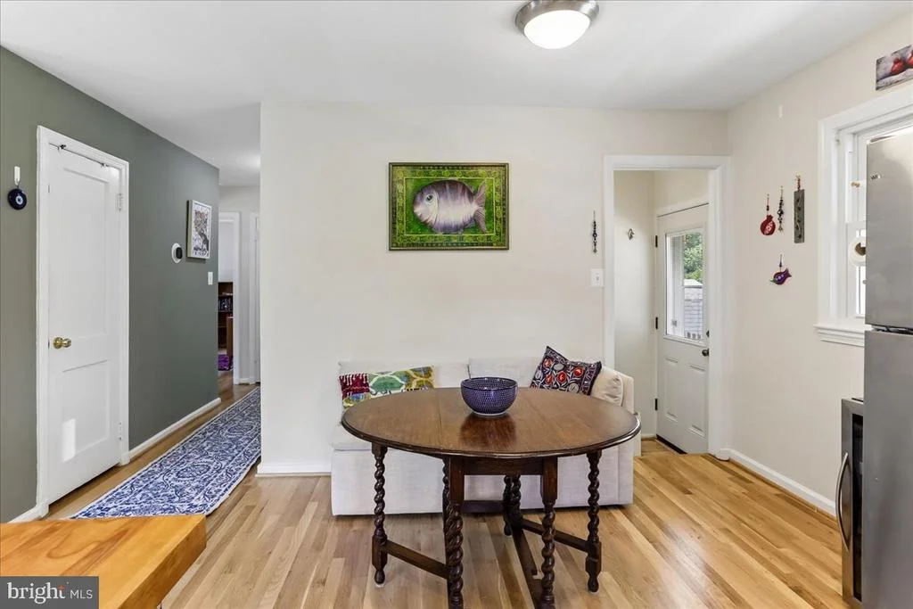 Photo of 1504 CREST ROAD